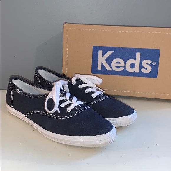 navy blue keds